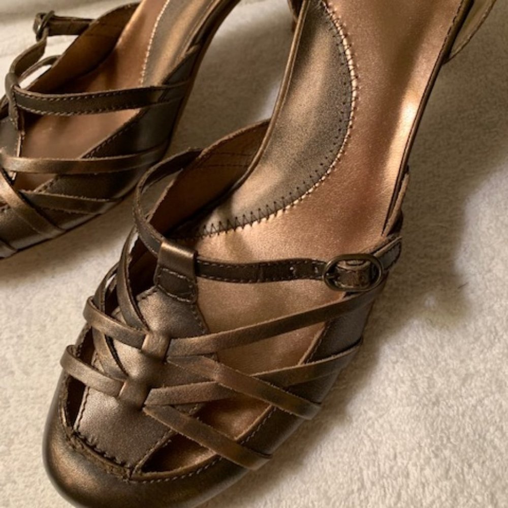 Bronx bronze metallic heels